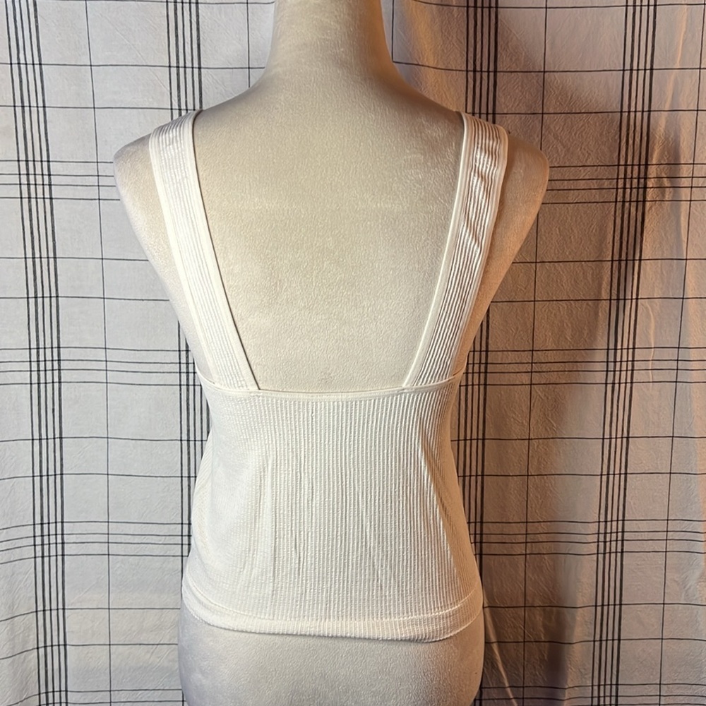 Old Navy Ribbed Tank - Picture 7 of 8